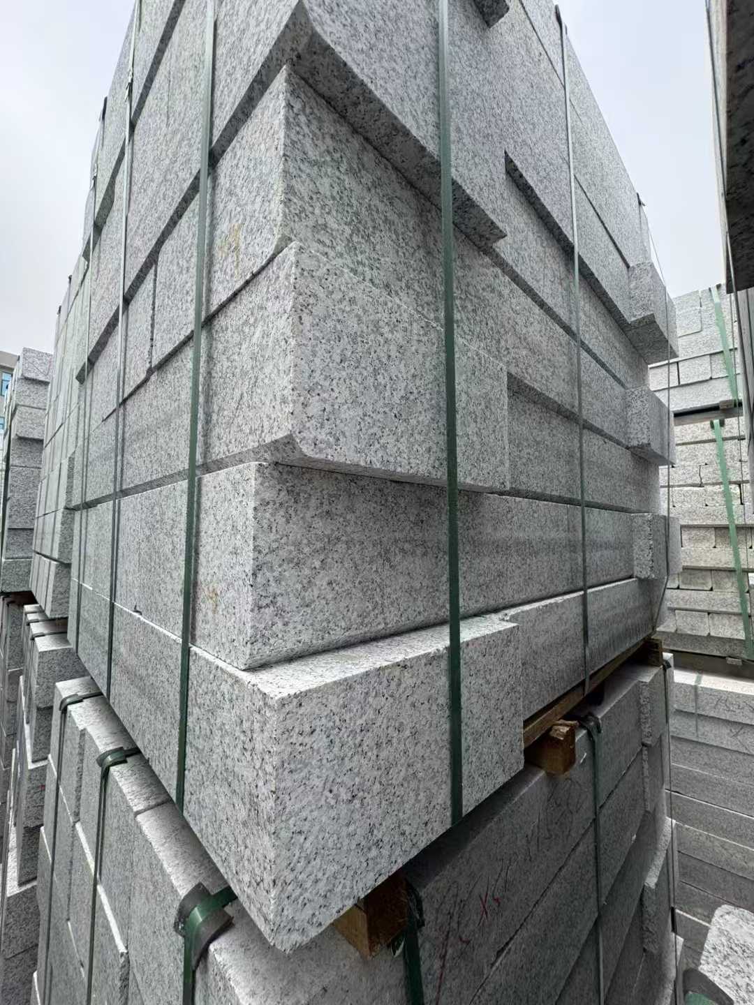 忻州芝麻白路牙石 马路牙子