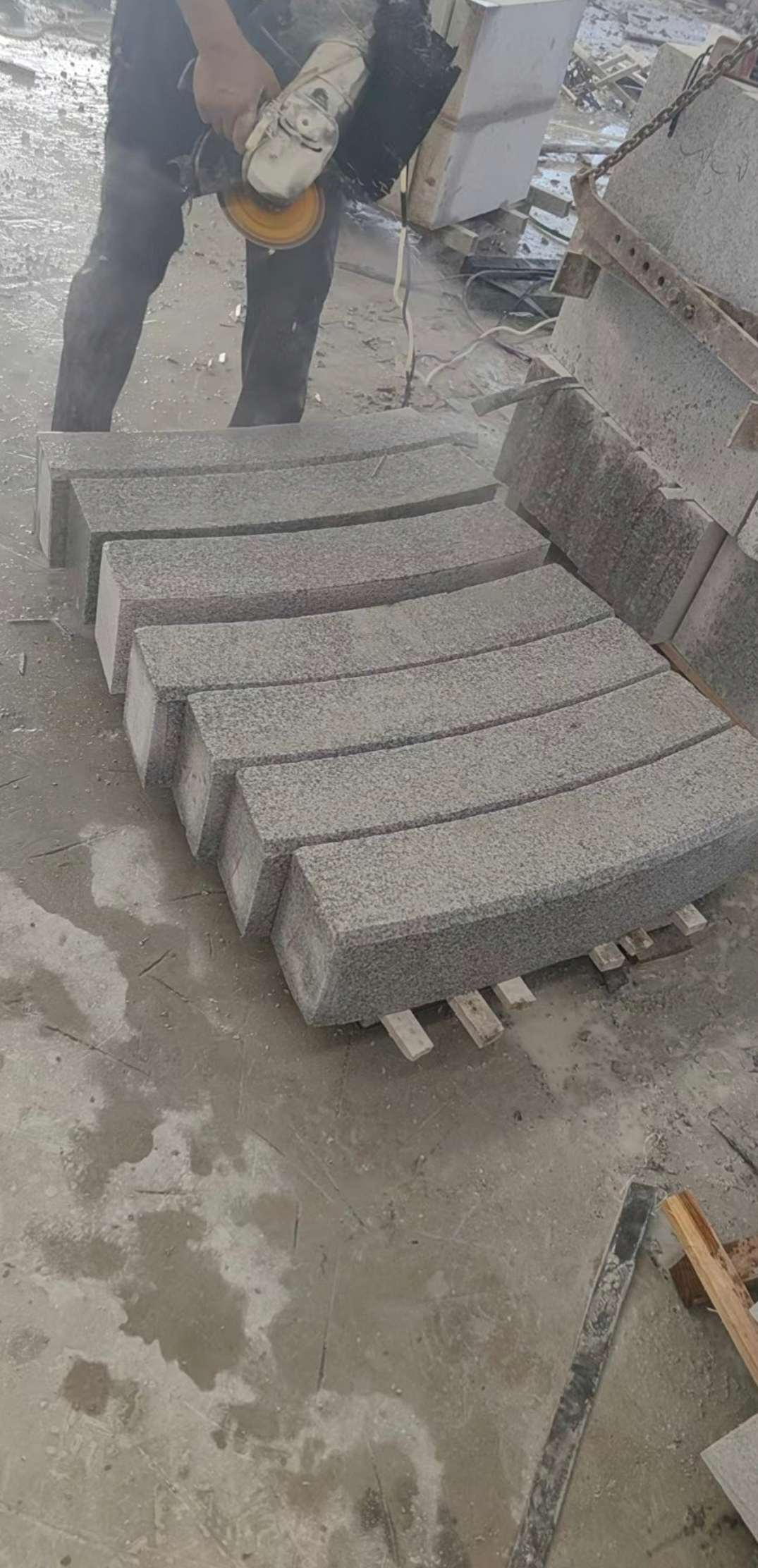 忻州芝麻白弧形路牙石