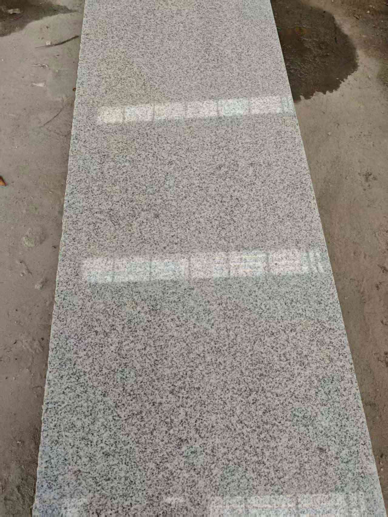 忻州芝麻白光面毛板